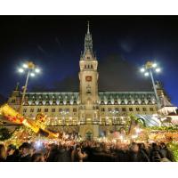 0481_1332 Weihnachtsmarkt vor dem Rathaus Hamburg - Nachtaufnahme, Weihnachtsstimmung. | 